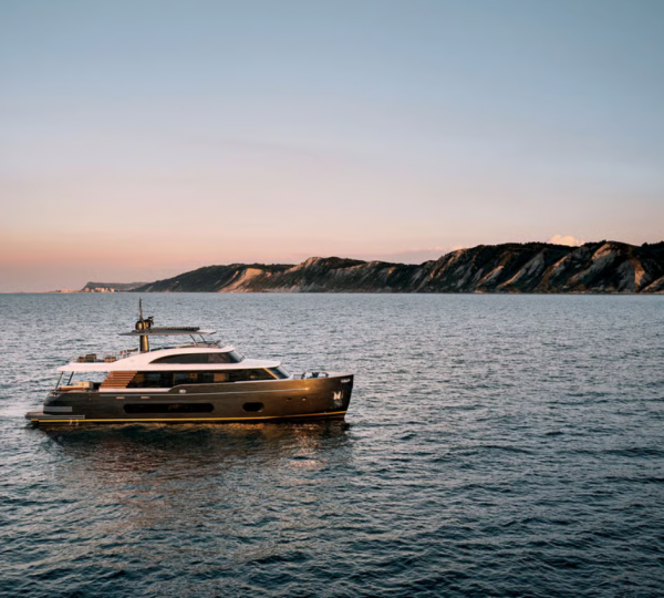 Luxury Yacht BLUE EYES