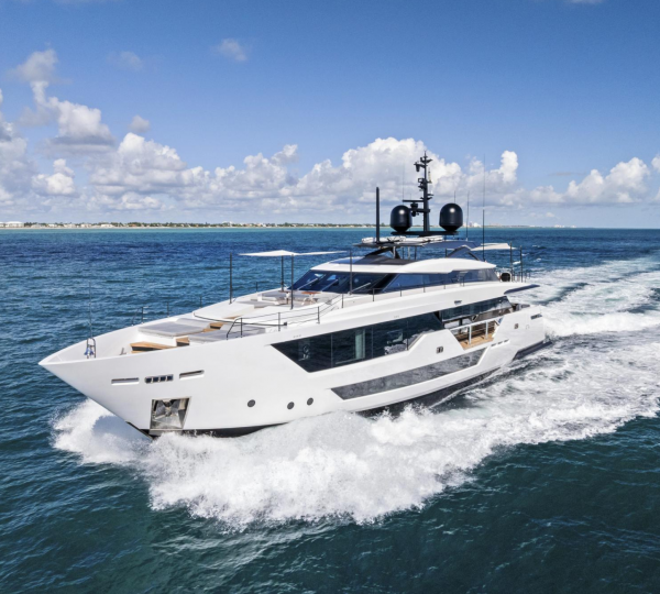 Luxury Yacht EVEXIAS I