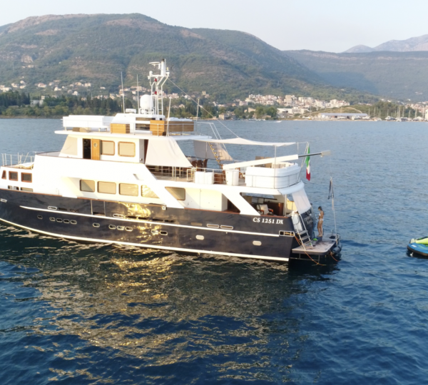 Luxury Yacht PRINCESS MAELA