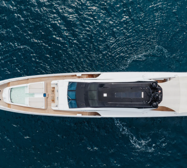 Luxury Yacht VELOCITY