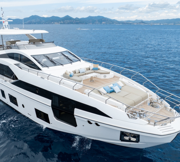 Luxury Yacht ZOZO