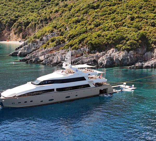 Luxury Charter Yacht BUNKER