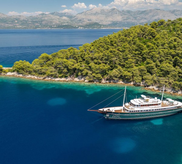 Luxury Charter Yacht MAIA