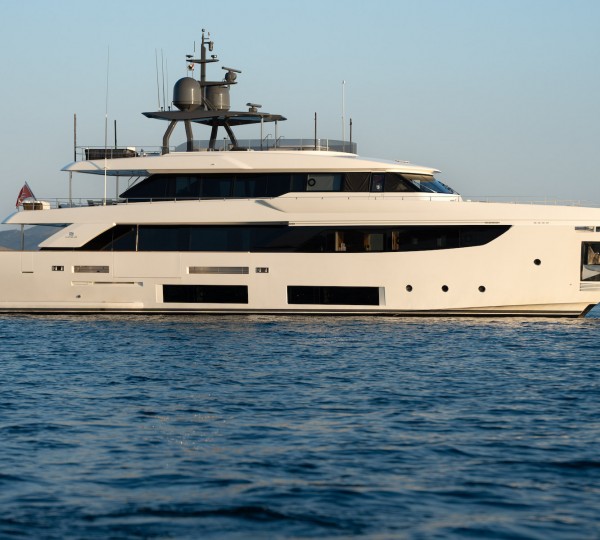 Luxury Charter Yacht SK