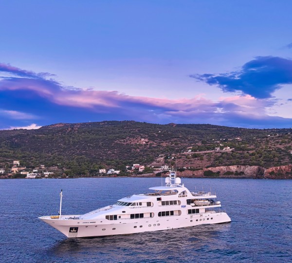 Luxury Charter Yacht SOJO  - Studio Reskos