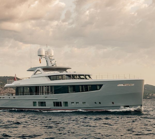 Luxury Motor Yacht DELTA ONE