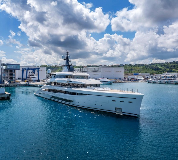 Luxury Yacht AMOR A VIDA