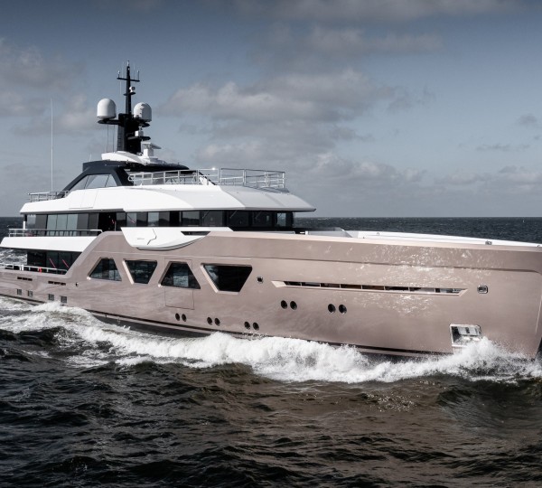 Luxury Yacht COME TOGETHER