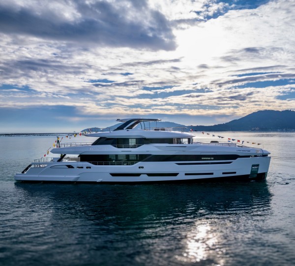 Luxury Yacht DOM 133 L'INSTANT (hull 10252)