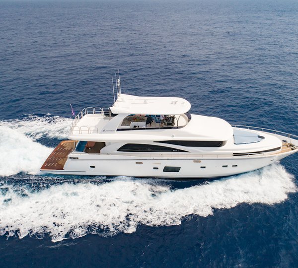 Luxury Yacht Johnson 80 Aerial
