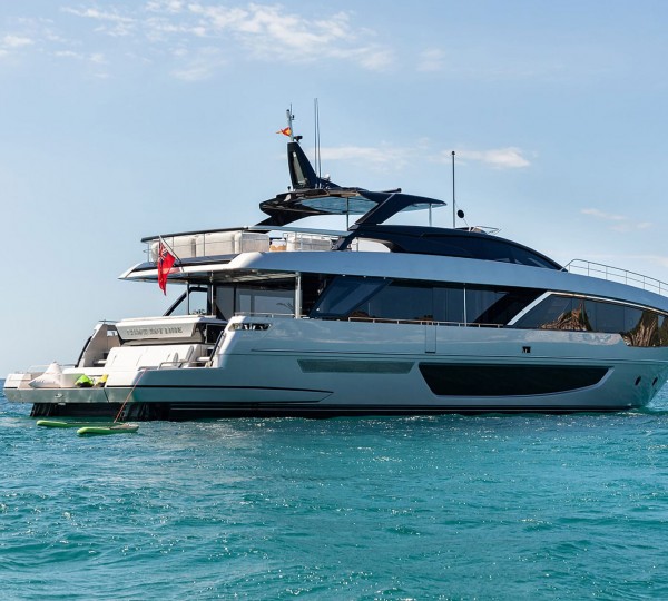 Luxury Yacht LEMON NOT LIME