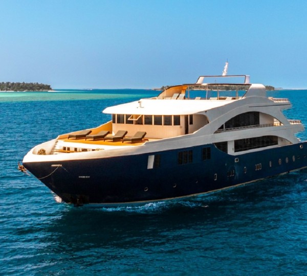 Luxury Yacht MALDIVES LEGEND X