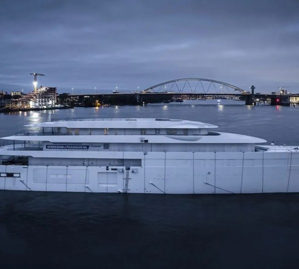 Luxury Yacht PROJECT 1013