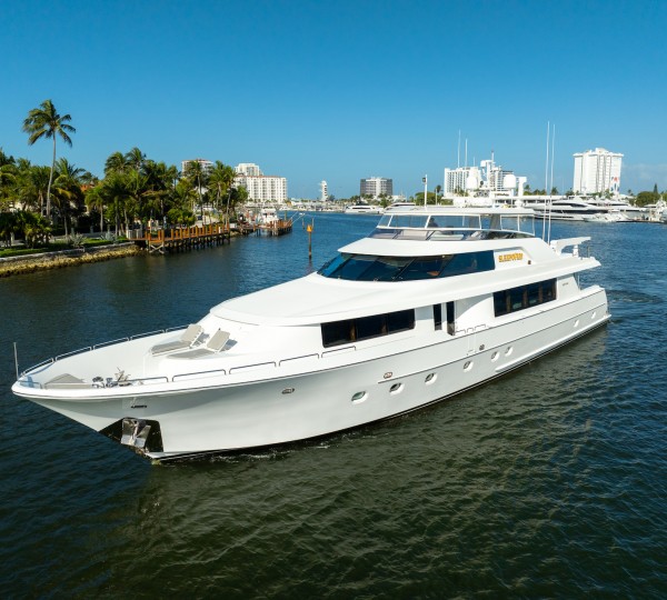 Luxury Yacht SLEEPOVER