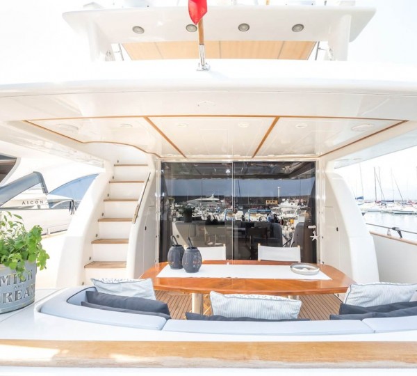 Luxury Yacht STRADIVARIA