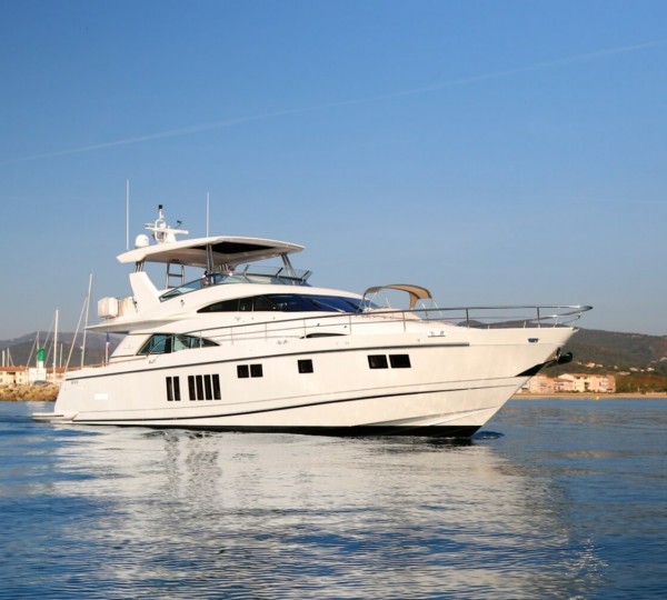 Luxury Yacht Upstream One