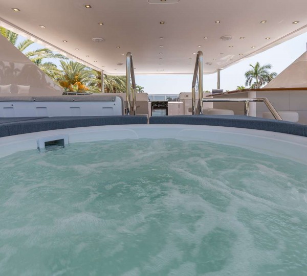 MB 3 Exterior - Sundeck Hot Tub