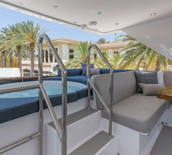 MB 3 Exterior - Sundeck Hot Tub