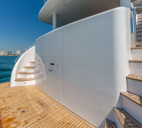 MB 3 Exterior - Swimming Platform