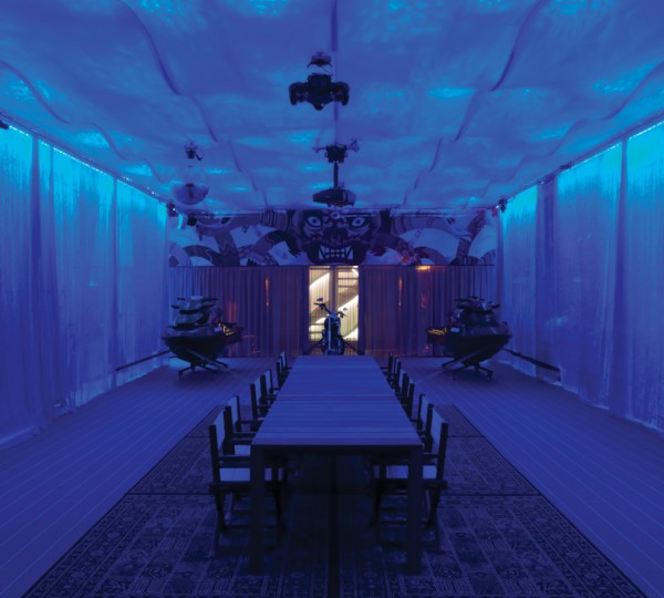 MYSTERE SHADOW Interior - Dining Set Up