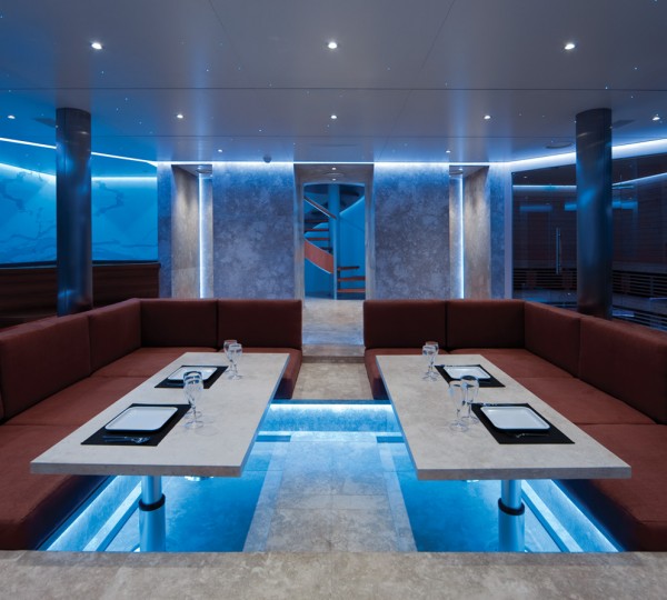 MYSTERE SHADOW Interior - Seating Area