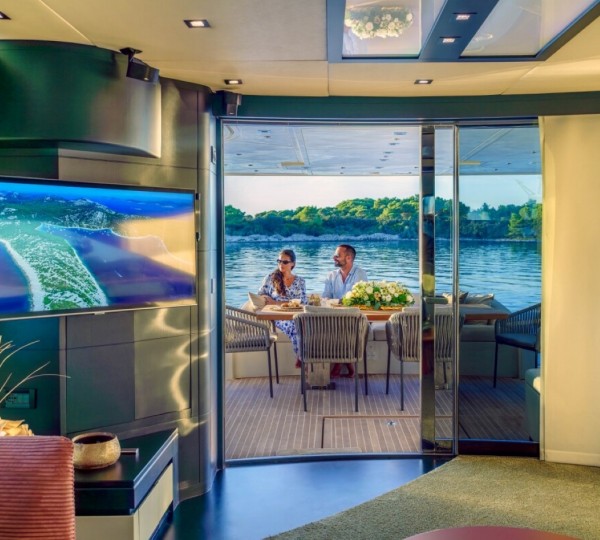 Main Salon Outdoor View