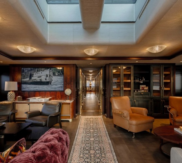 Main Salon With Lobby Area