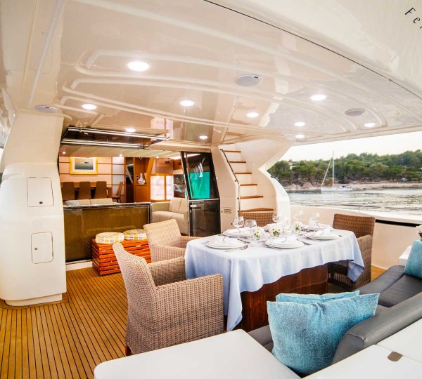 Main Deck Aft Dining