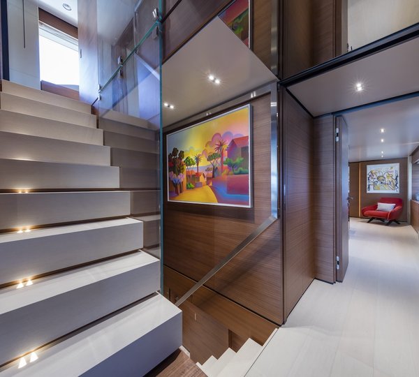 Main Deck Lobby NAVETTA 33