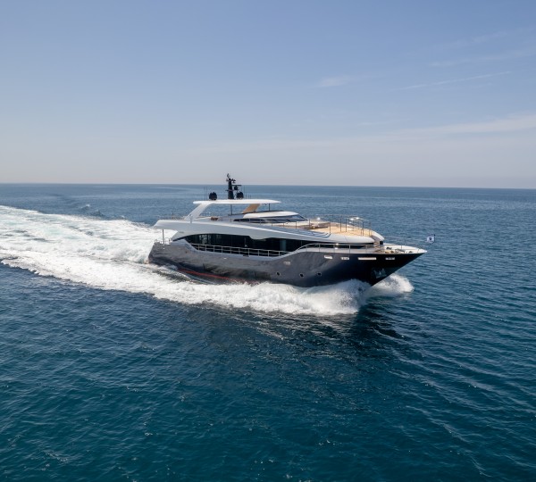 Maiora 30 Walkaround Motor Yacht EDEN