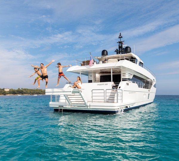 Majesty 100 Lifestyle