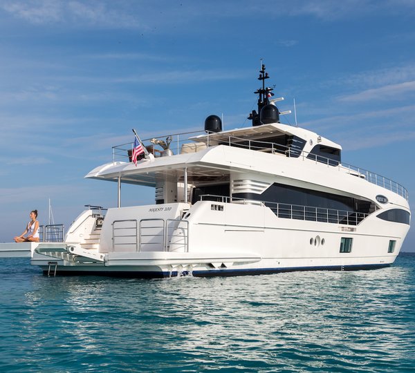 Majesty 100 Lifestyle Aft View