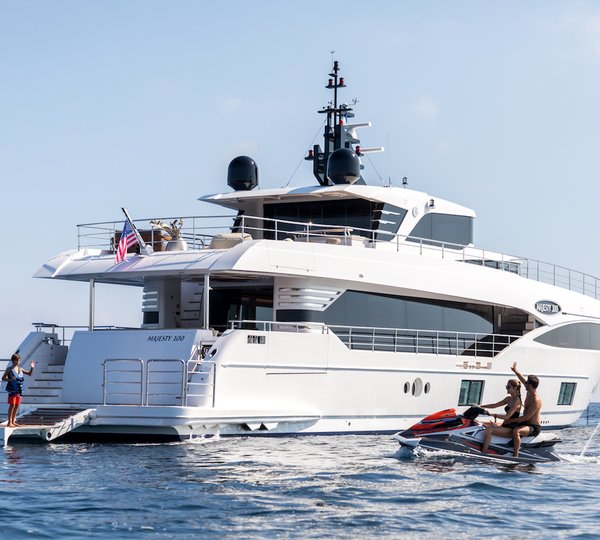 Majesty 100 With Water Toys