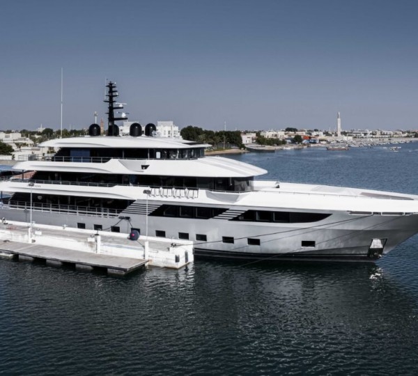 Majesty 175 Motor Yacht By Gulf Craft Launched Onto The Water