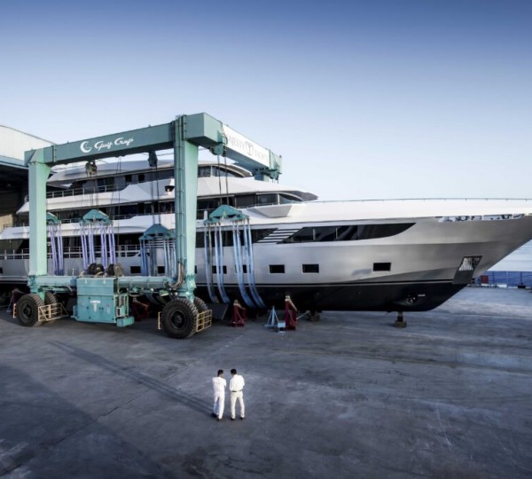 Majesty 175 Superyacht