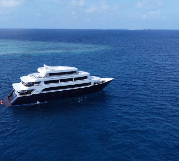 Maldives Charter Yacht SAFIRA