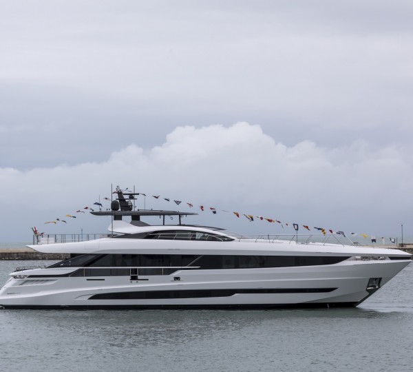 Mangusta Yacht DOPAMINE Launched