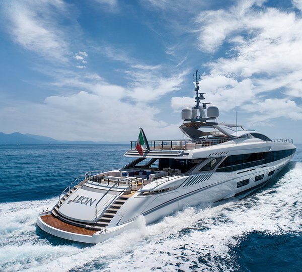 Mangusta Yacht EL LEON