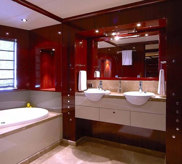 Master Stateroom En Suite Bathroom