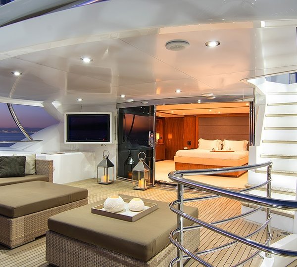 Master Cabin Aft Deck With Entertainment