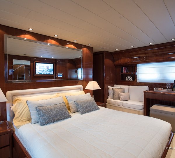 Master Cabin And Sofa