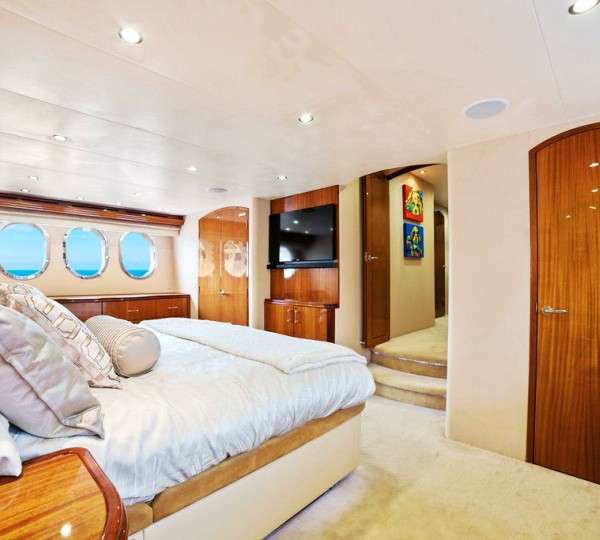 Master Cabin With Double Closets