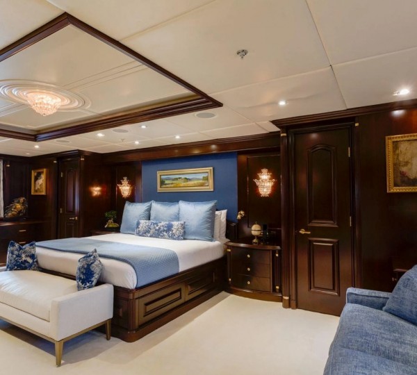 Master Stateroom With Seating