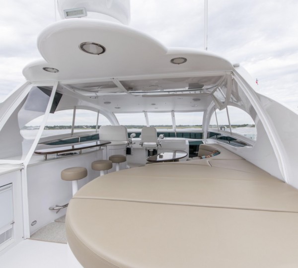 Mojo Exterior - Flybridge 3