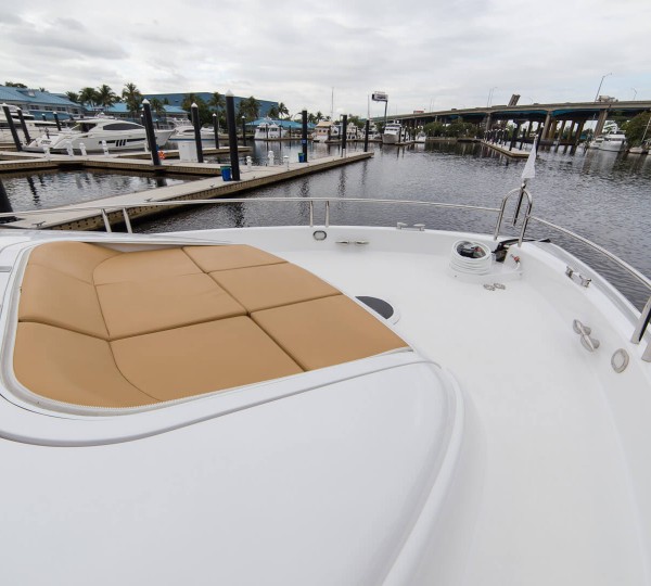 Mojo Exterior - Foredeck