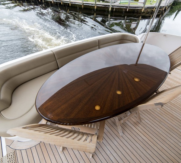 Mojo Exterior - Living Area