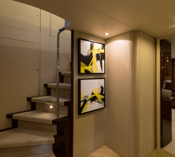 Mojo Interior - Companionway