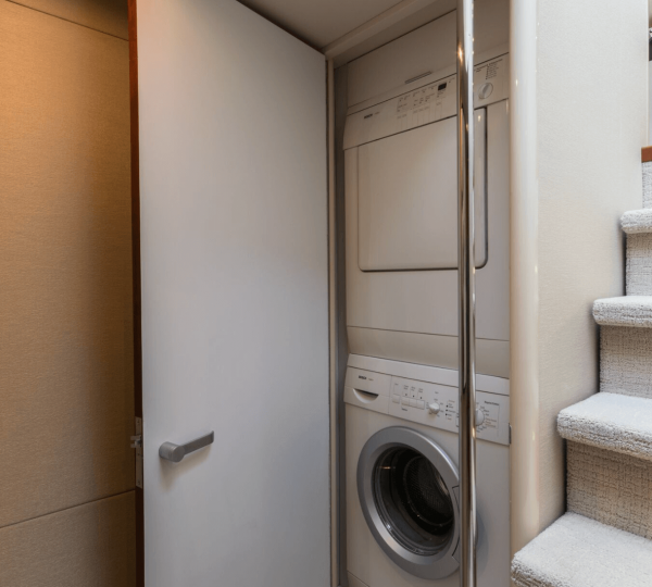 Mojo Interior - Crew