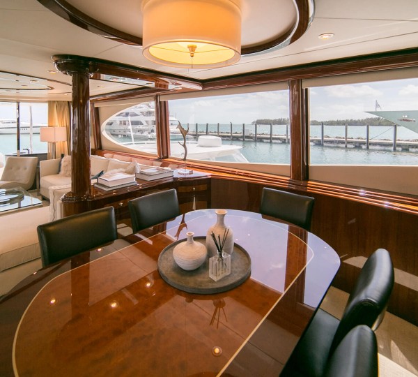 Mojo Interior - Dining area