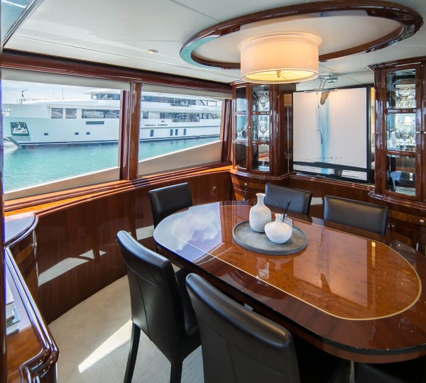 Mojo Interior - Dining area